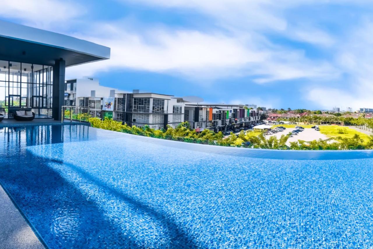 Cat City Mediterranean Theme City&Pool View Homestay 貓城地中海主題城市泳池風景民宿 Kuching Buitenkant foto