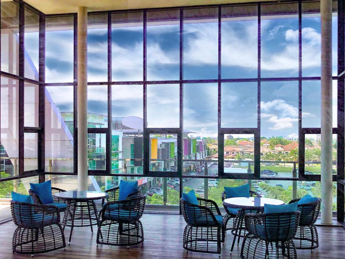 Cat City Mediterranean Theme City&Pool View Homestay 貓城地中海主題城市泳池風景民宿 Kuching Buitenkant foto