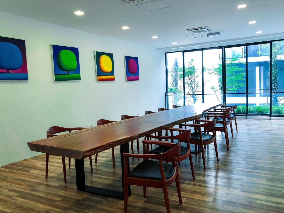 Cat City Mediterranean Theme City&Pool View Homestay 貓城地中海主題城市泳池風景民宿 Kuching Buitenkant foto