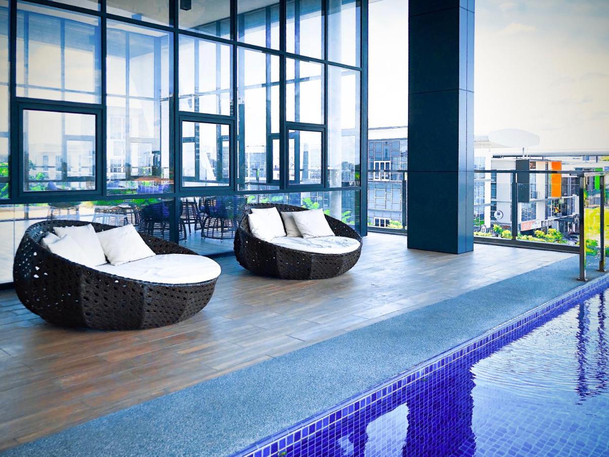 Cat City Mediterranean Theme City&Pool View Homestay 貓城地中海主題城市泳池風景民宿 Kuching Buitenkant foto